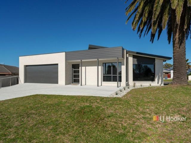 Modern Coastal Living in Shearwater