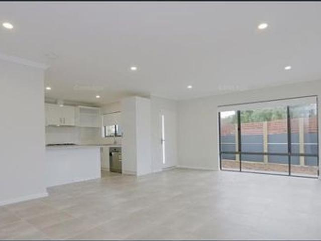 Modern Coastal Living in Shoalwater
