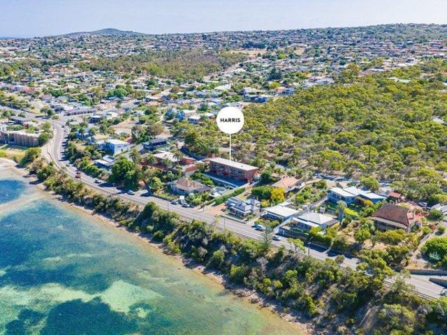 Modern Coastal Living in Prime Port Lincoln