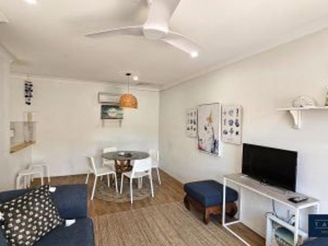 Modern Coastal Living in the Centre of Airlie Beach