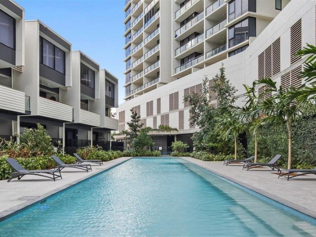Modern Coastal Living in the Heart of Maroochydore
