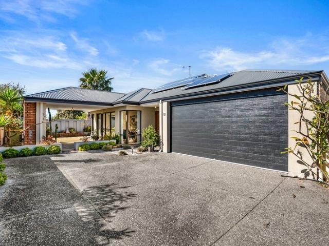 Modern coastal living in the heart of Shoalwater