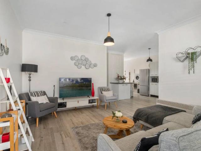 Modern Coastal Living in the Heart of Umina Beach