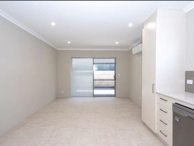 MODERN COASTAL LIVING IN THE HEART OF YANCHEP