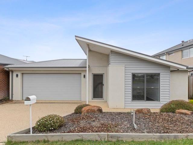 Modern Coastal Living only minutes to the Beach