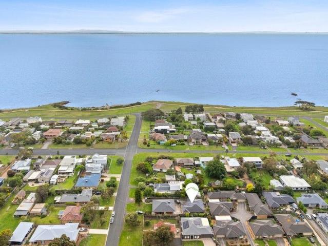 Modern Coastal Living Moments from the Bay