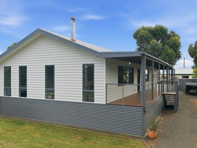 Modern Coastal Living with a Peaceful Rural Outlook