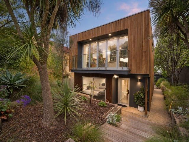 Modern Coastal Living with Panoramic Ocean Views