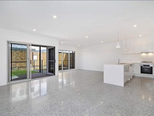 Modern Coastal Living with Plunge Pool – Walk to Salt Village