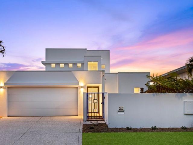 Modern Coastal Luxury Kawana Island 'Dress Circle' Location
