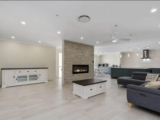 Modern Coastal Retreat in Prime Banksia Beach