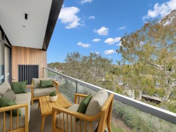Modern Comfort with a Leafy Outlook