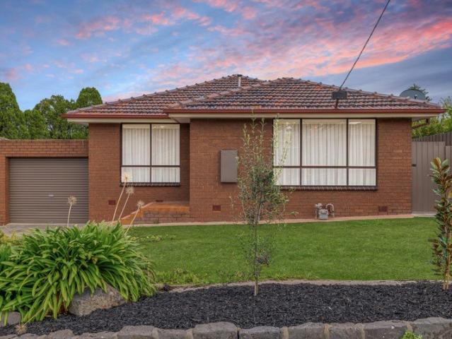Modern Comfort With Courtyard Appeal