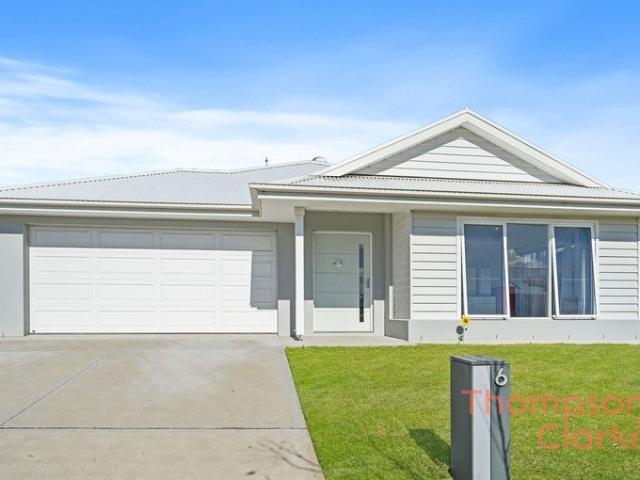 Modern Comfort with Flexible Family Living in Lochinvar