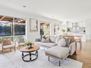 Modern Comfort with Parkland at Your Doorstep