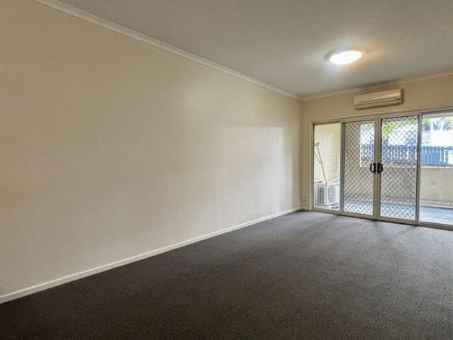 Modern Comfort with Space, Air Conditioning and Excellent Transport Access