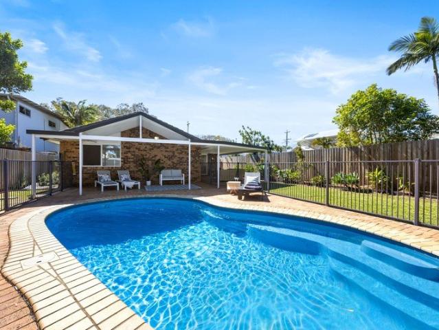 Modern comfort within walking distance to Beach
