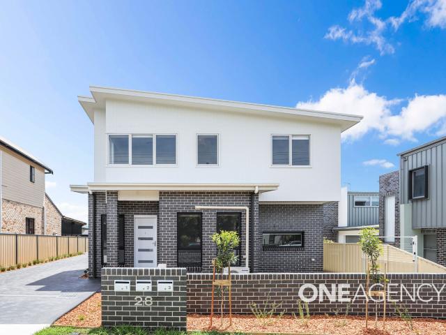 MODERN COMFORT AND CONVENIENCE IN THE HEART OF OAK FLATS