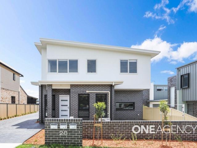 MODERN COMFORT AND CONVENIENCE IN THE HEART OF OAK FLATS