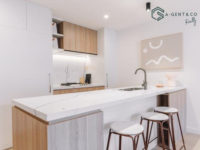 Modern Comfort and Convenience: Stylish 3 Bedroom Apartment in Burwood