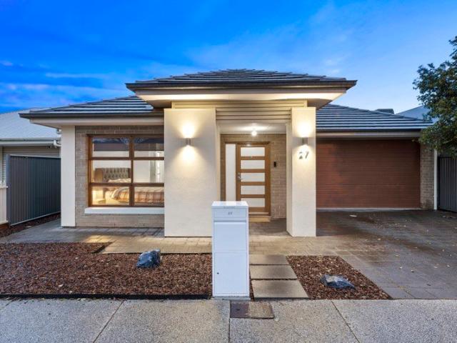 Modern Comfort and Effortless Living!