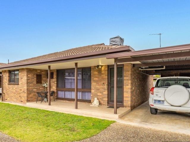 Modern Comfort and Effortless Living in a Desirable Wangaratta Location