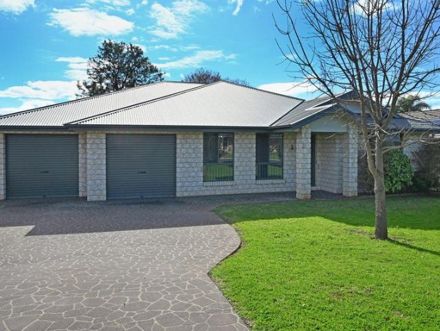 MODERN COMFORT AND LOW MAINTENANCE APPEAL