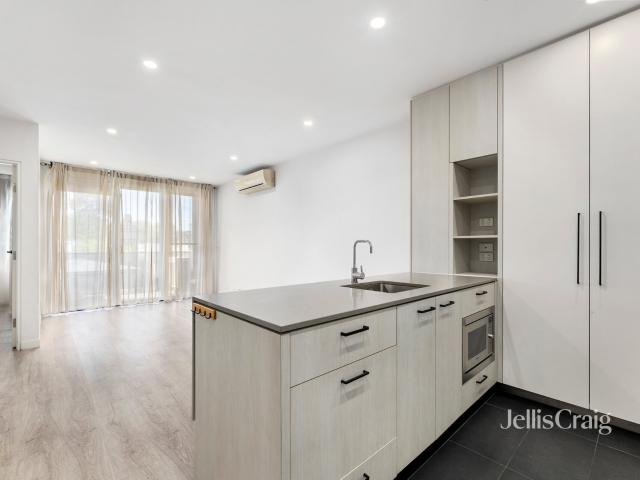 Modern Comfort and Lifestyle in a Prime South Yarra Location