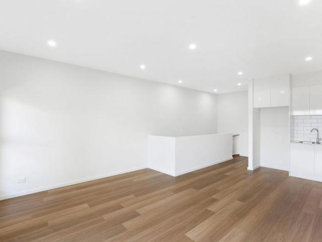 MODERN COMFORT AT ASTON FIELDS
