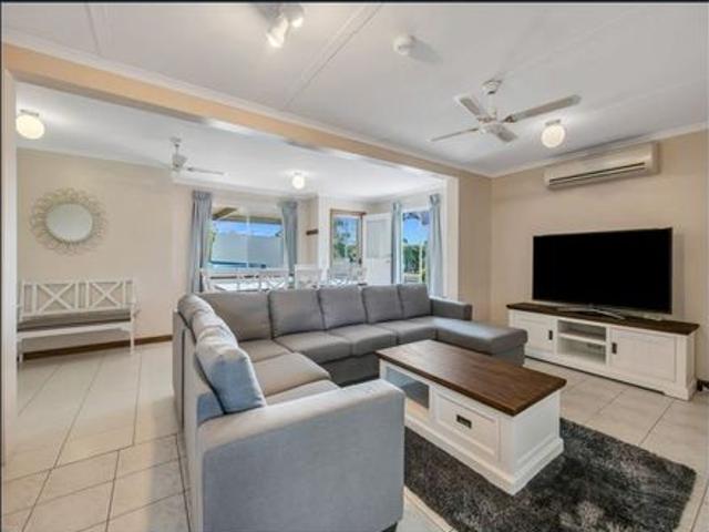 Modern Comfort by the Sea in Beautiful Encounter Bay