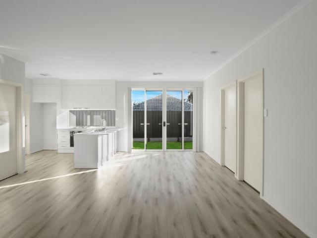 Modern Comfort & Convenient Living in Morphett Vale!
