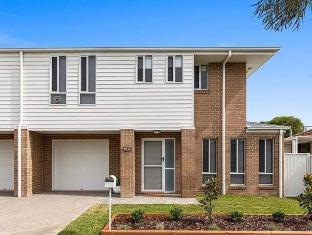MODERN COMFORT & CONVENIENCE 19C KENDALL STREET, BERESFIELD! AVAILABLE SOON!