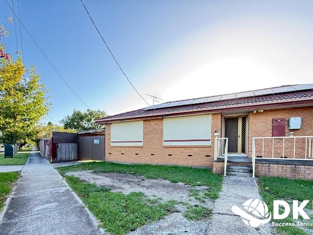 Modern Comfort & Convenience in the Heart of Deer Park