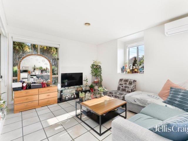 Modern Comfort & Convenience in a Prime Lifestyle Location