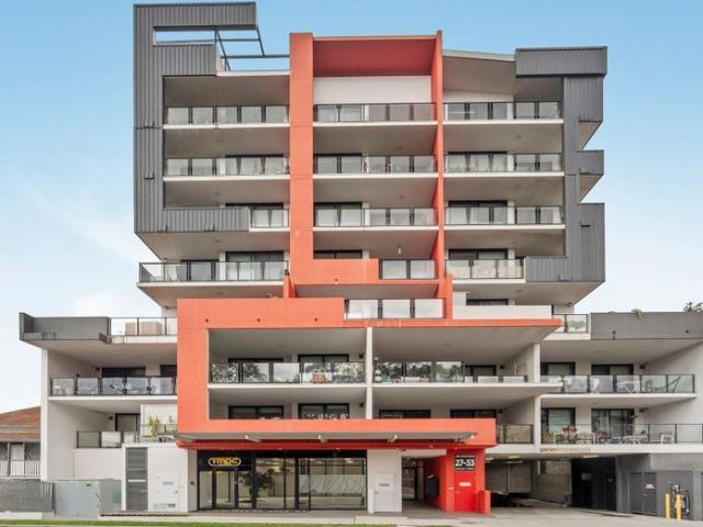 Modern Comfort & Convenience in a Vibrant Lifestyle Location