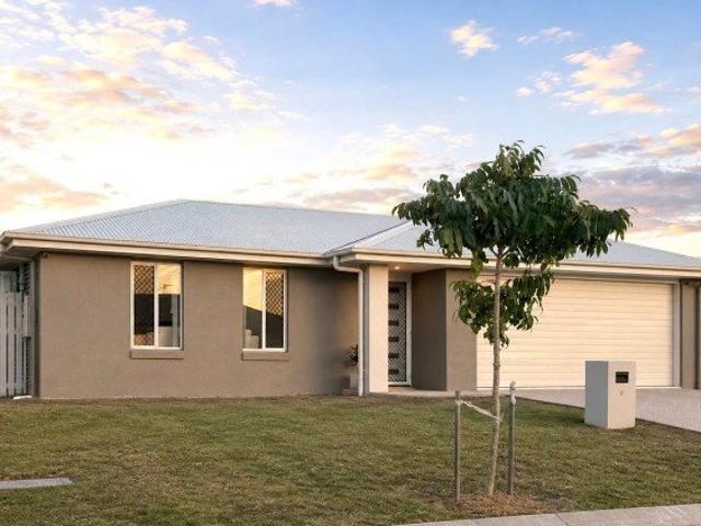 Modern Comfort, Double Side Access & Room for the Boat or Caravan