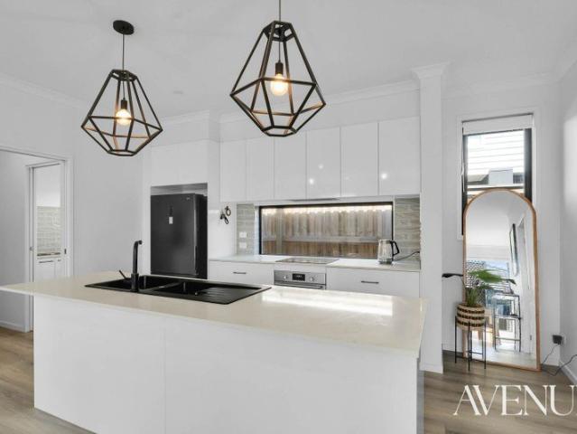 Modern Comfort, Easy Living