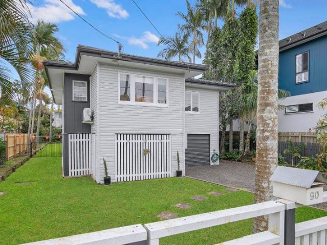 Modern Comfort & Easy Living in the Heart of Carina