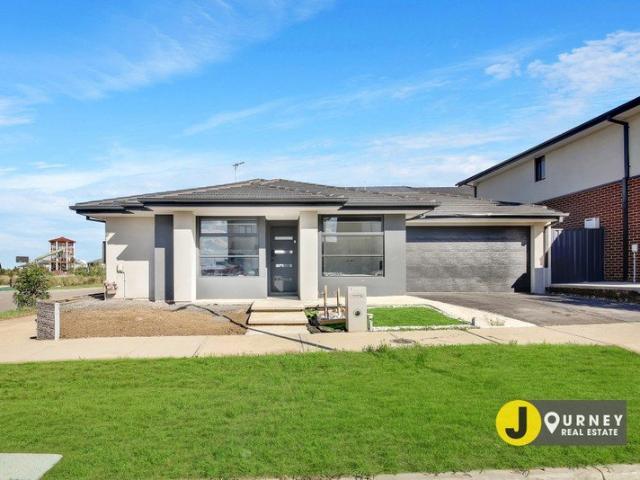 Modern Comfort & Easy Living in Five Farms Estate!