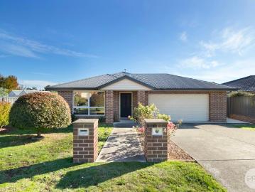 Modern Comfort & Easy Living in Peaceful Creswick