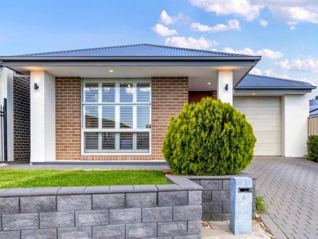 Modern Comfort, Easy Upkeep & Style to Settle Into
