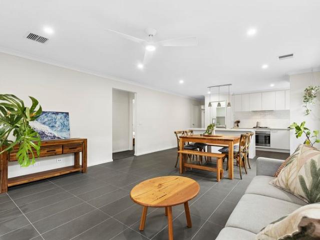 Modern Comfort & Effortless Family Living!
