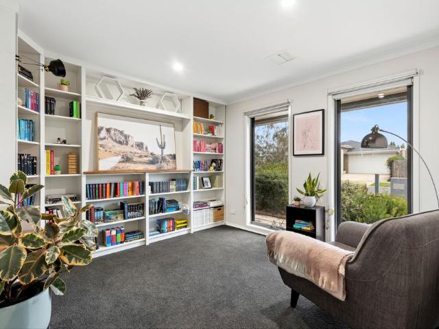 Modern Comfort & Effortless Family Living!