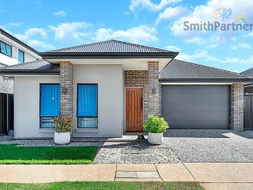 Adelaide, South Australia - Equipped kitchen