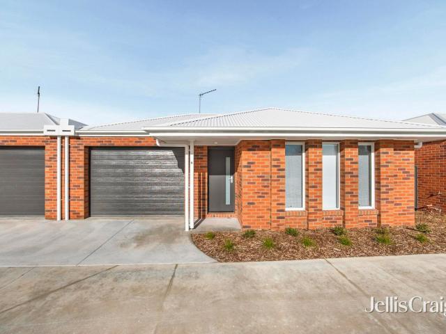Modern comfort & effortless living in peaceful Ballarat East