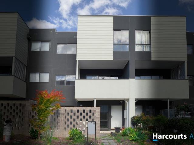 SPACIOUS QUALITY LIVING IN THE HEART OF DOVETON!