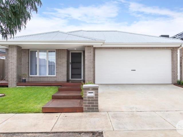 Modern Comfort, Immaculate Presentation and Low Maintenance Living