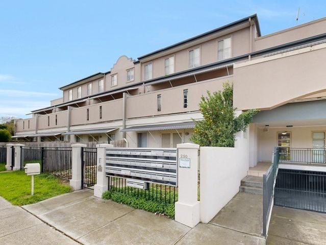 Modern Comfort in the Heart of Kealba!