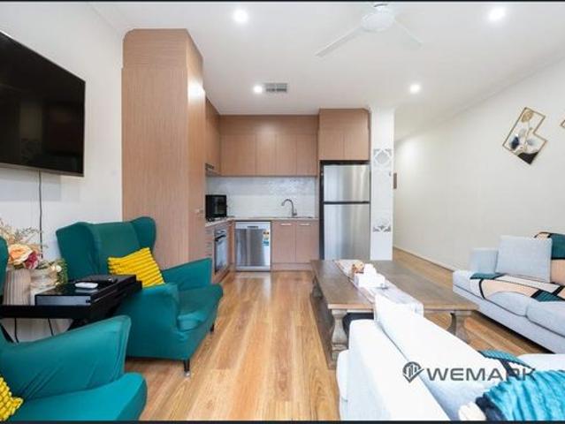 Modern Comfort in the Heart of Mawson Lakes