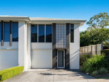 Modern Comfort in the Heart of Pimpama